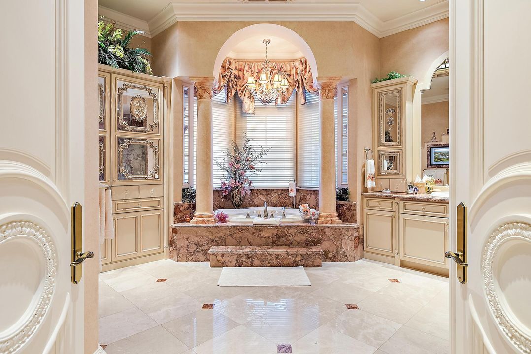 待售: $27,900,000 (7 贝兹, 10 浴室, 17440 平方英尺)