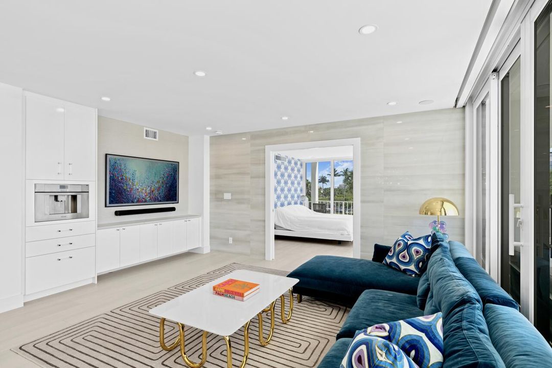 For Sale: $2,675,000 (3 beds, 3 baths, 2021 Square Feet)