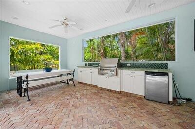 For Sale: $5,600,000 (8 beds, 7 baths, 7462 Square Feet)