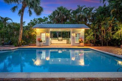 For Sale: $5,600,000 (8 beds, 7 baths, 7462 Square Feet)