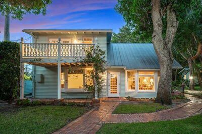 For Sale: $5,600,000 (8 beds, 7 baths, 7462 Square Feet)