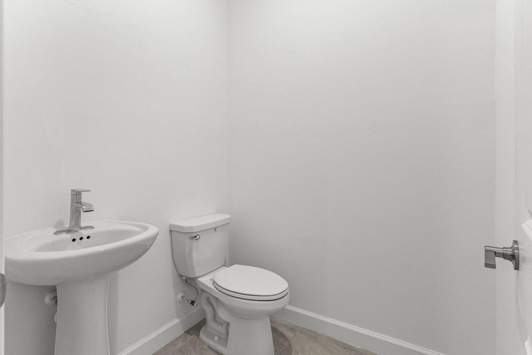 出租: $4,100 (3 贝兹, 2 浴室, 2179 平方英尺)