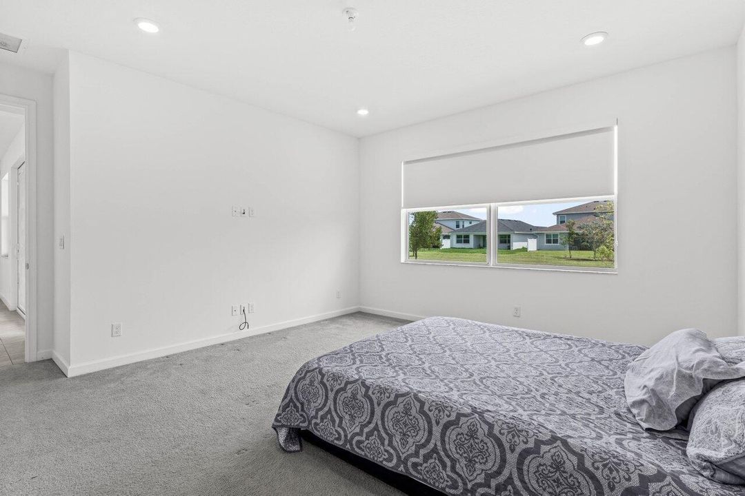 出租: $4,100 (3 贝兹, 2 浴室, 2179 平方英尺)