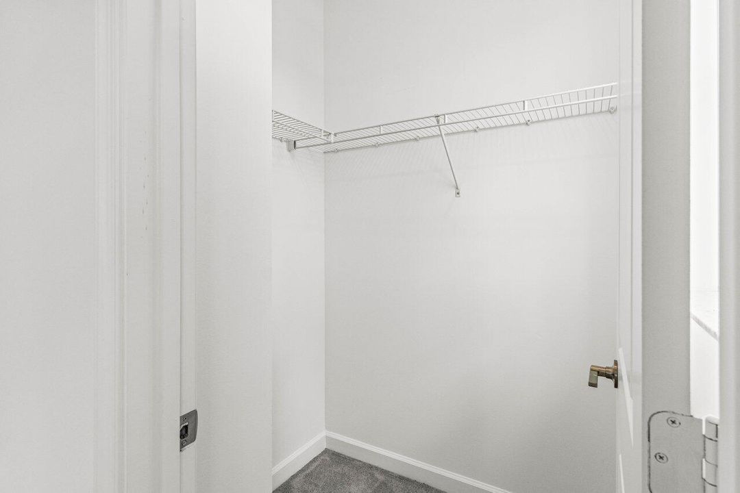 出租: $4,100 (3 贝兹, 2 浴室, 2179 平方英尺)