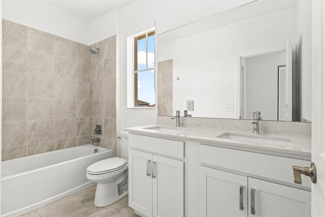 出租: $4,100 (3 贝兹, 2 浴室, 2179 平方英尺)