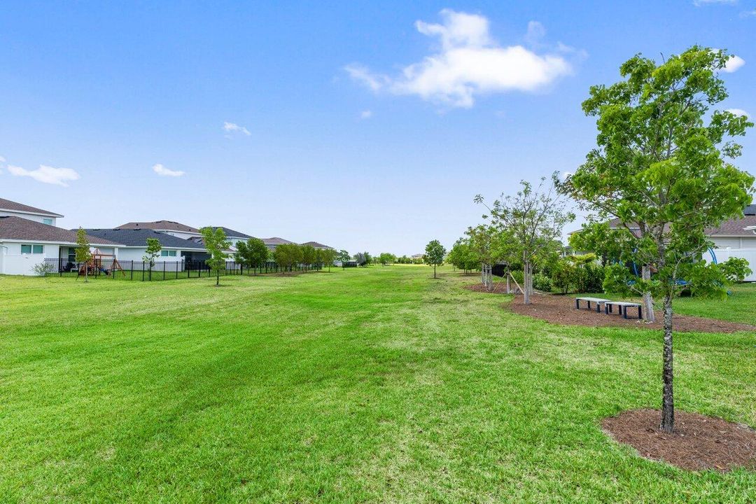 出租: $4,100 (3 贝兹, 2 浴室, 2179 平方英尺)