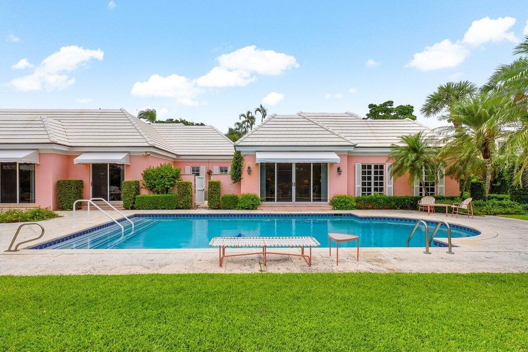 Active With Contract: $12,500,000 (7 beds, 7 baths, 5432 Square Feet)