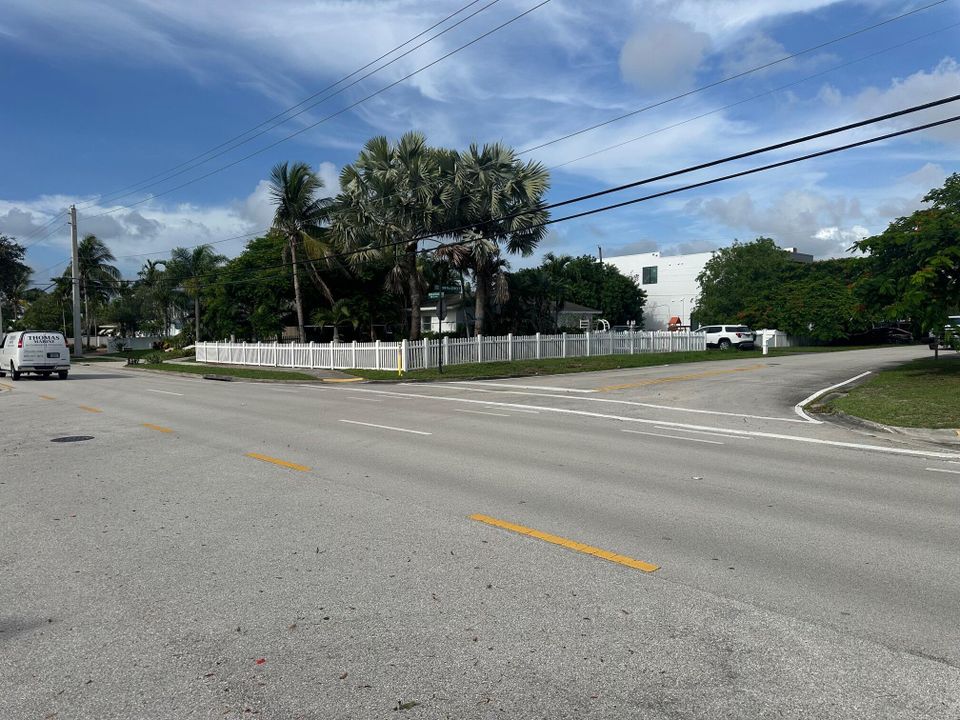 最近售出: $850,000 (3 贝兹, 2 浴室, 1555 平方英尺)