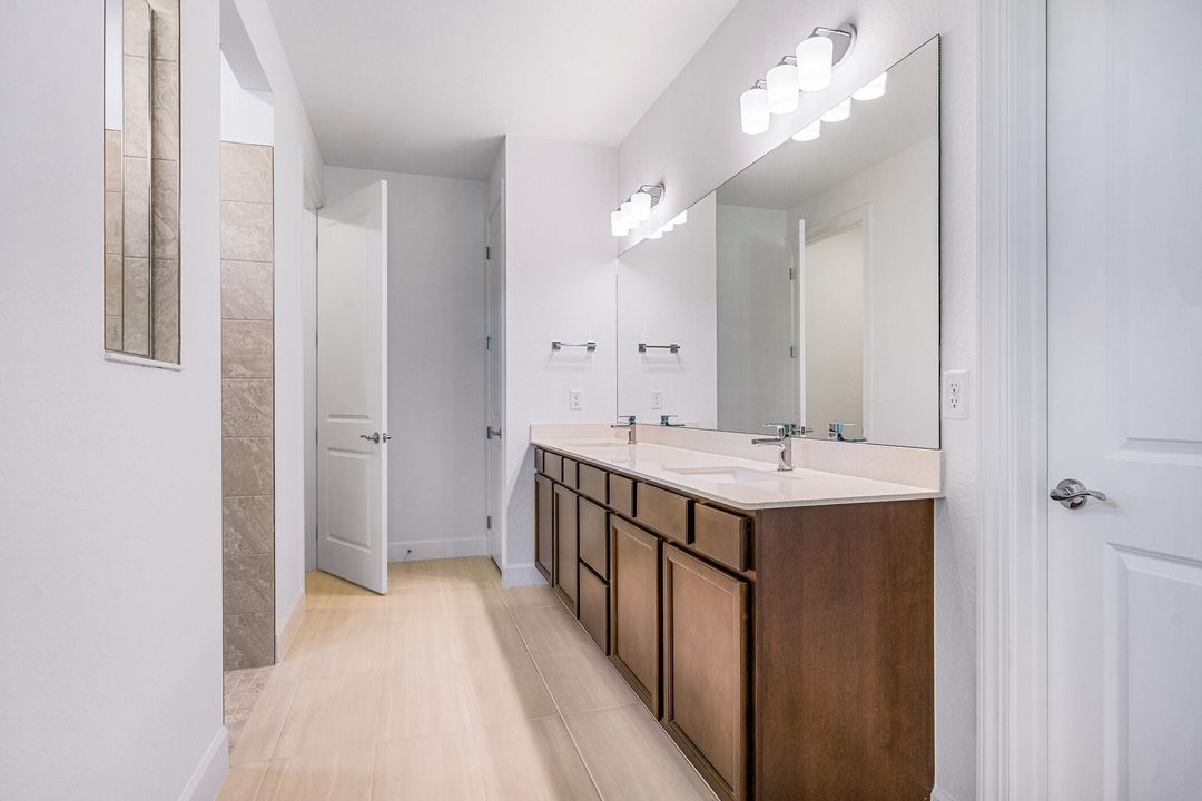 Под контрактом: $825,000 (3 спален, 3 ванн, 2483 Квадратных фут)