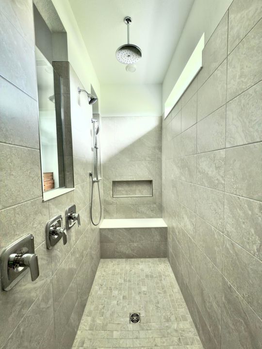 Под контрактом: $825,000 (3 спален, 3 ванн, 2483 Квадратных фут)