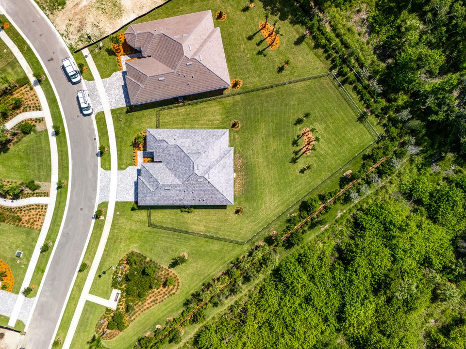 Под контрактом: $825,000 (3 спален, 3 ванн, 2483 Квадратных фут)