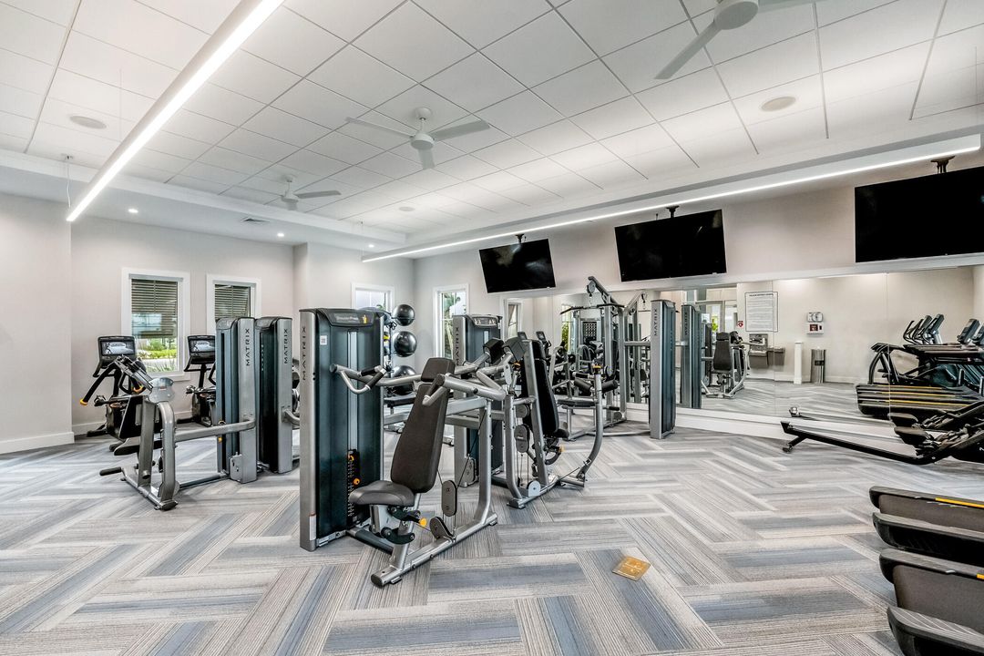 Под контрактом: $825,000 (3 спален, 3 ванн, 2483 Квадратных фут)