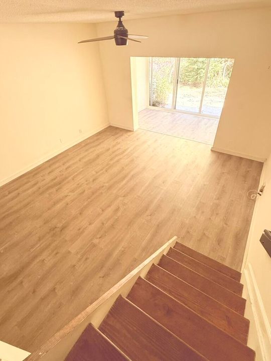 На продажу: $465,000 (2 спален, 2 ванн, 1300 Квадратных фут)