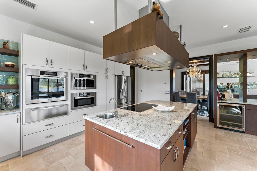 Active With Contract: $2,950,000 (4 beds, 5 baths, 5540 Square Feet)