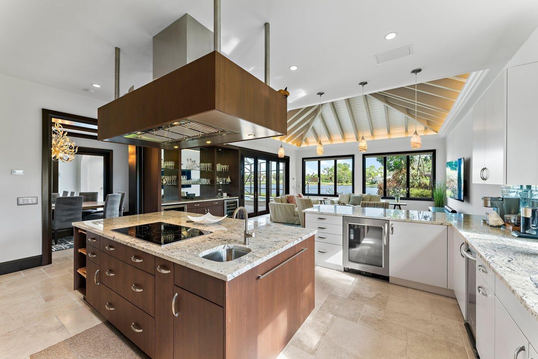 Active With Contract: $2,950,000 (4 beds, 5 baths, 5540 Square Feet)