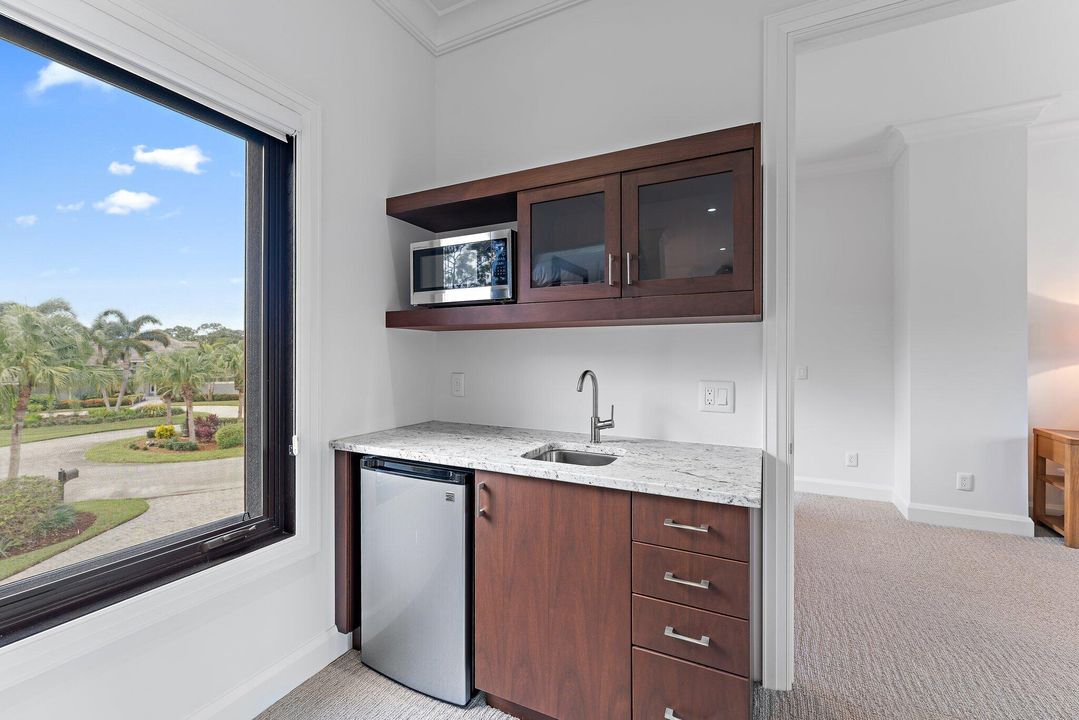 Active With Contract: $2,950,000 (4 beds, 5 baths, 5540 Square Feet)