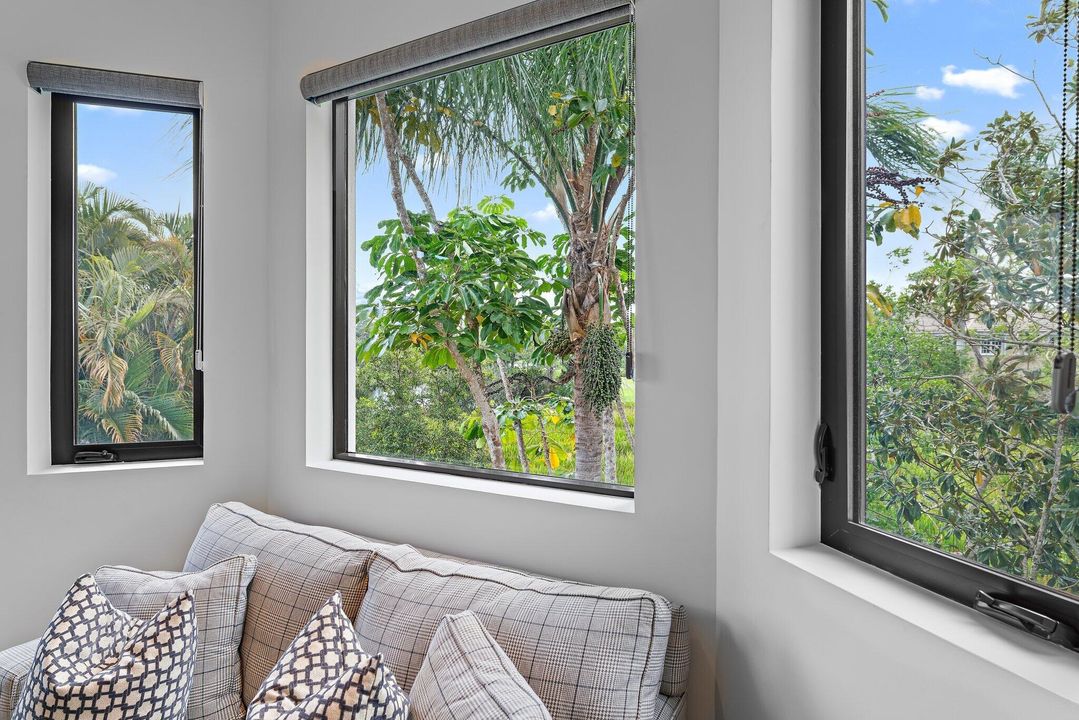 Active With Contract: $2,950,000 (4 beds, 5 baths, 5540 Square Feet)