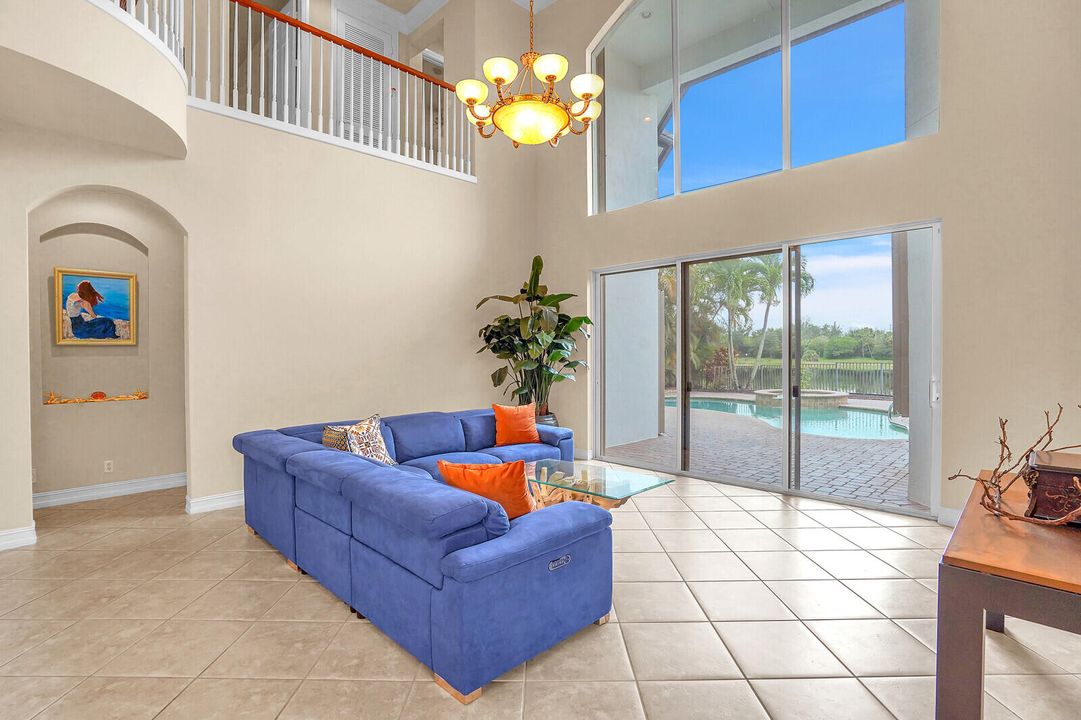 For Sale: $1,275,000 (4 beds, 4 baths, 3732 Square Feet)