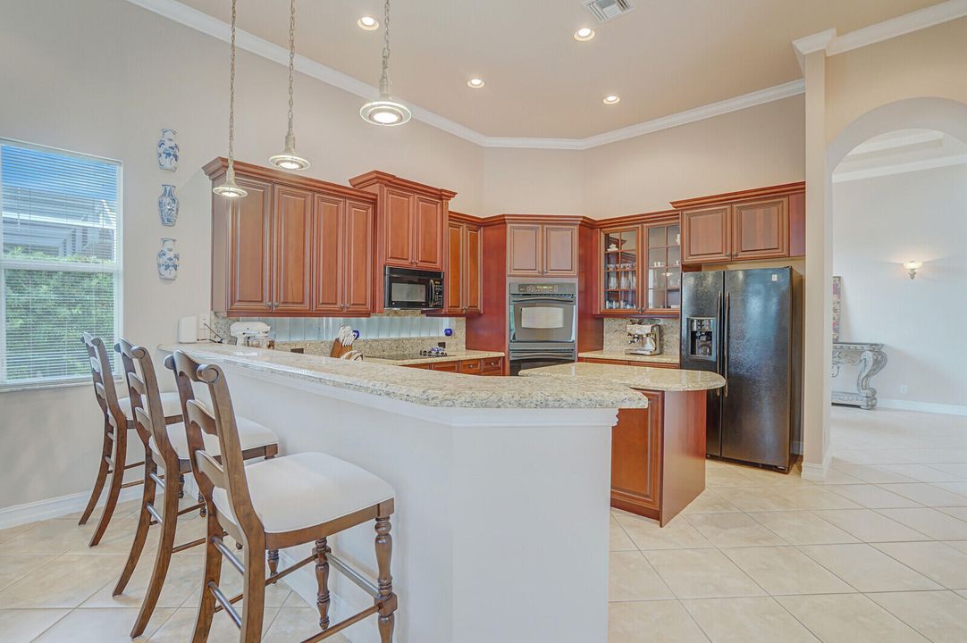 For Sale: $1,275,000 (4 beds, 4 baths, 3732 Square Feet)