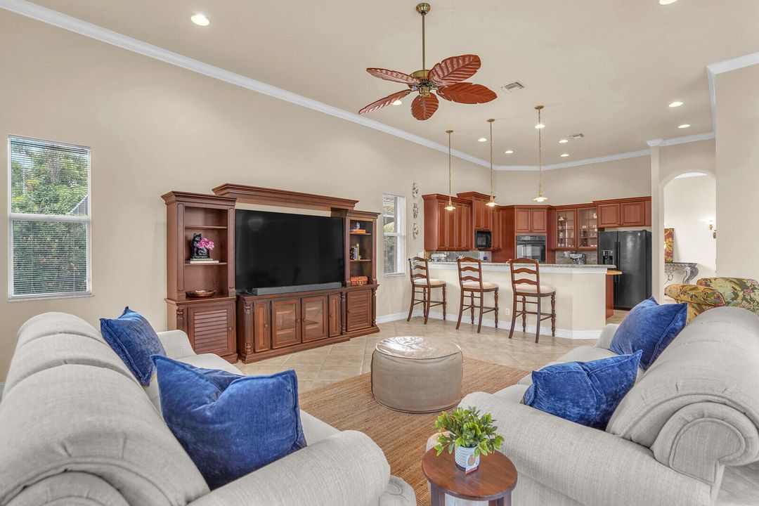 For Sale: $1,275,000 (4 beds, 4 baths, 3732 Square Feet)