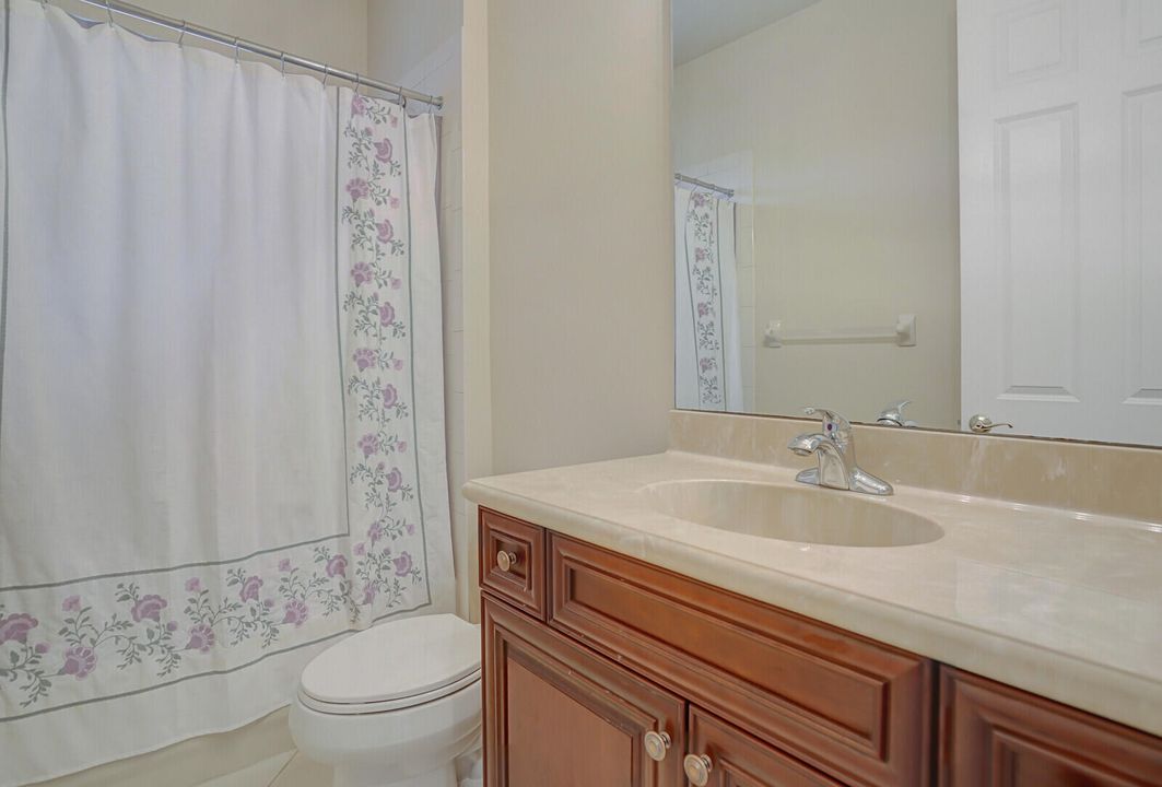 For Sale: $1,275,000 (4 beds, 4 baths, 3732 Square Feet)