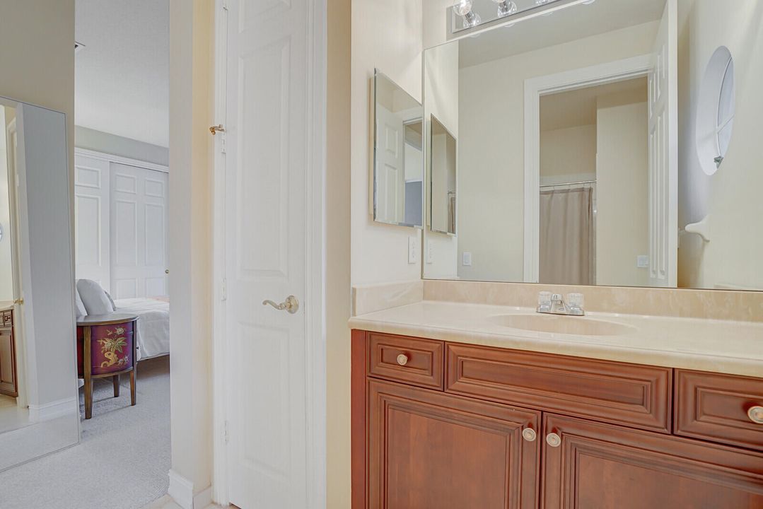 For Sale: $1,275,000 (4 beds, 4 baths, 3732 Square Feet)