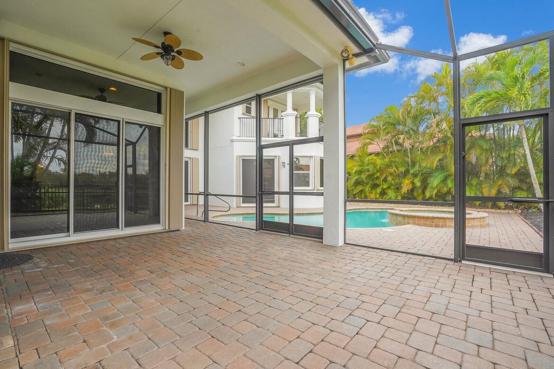 For Sale: $1,275,000 (4 beds, 4 baths, 3732 Square Feet)