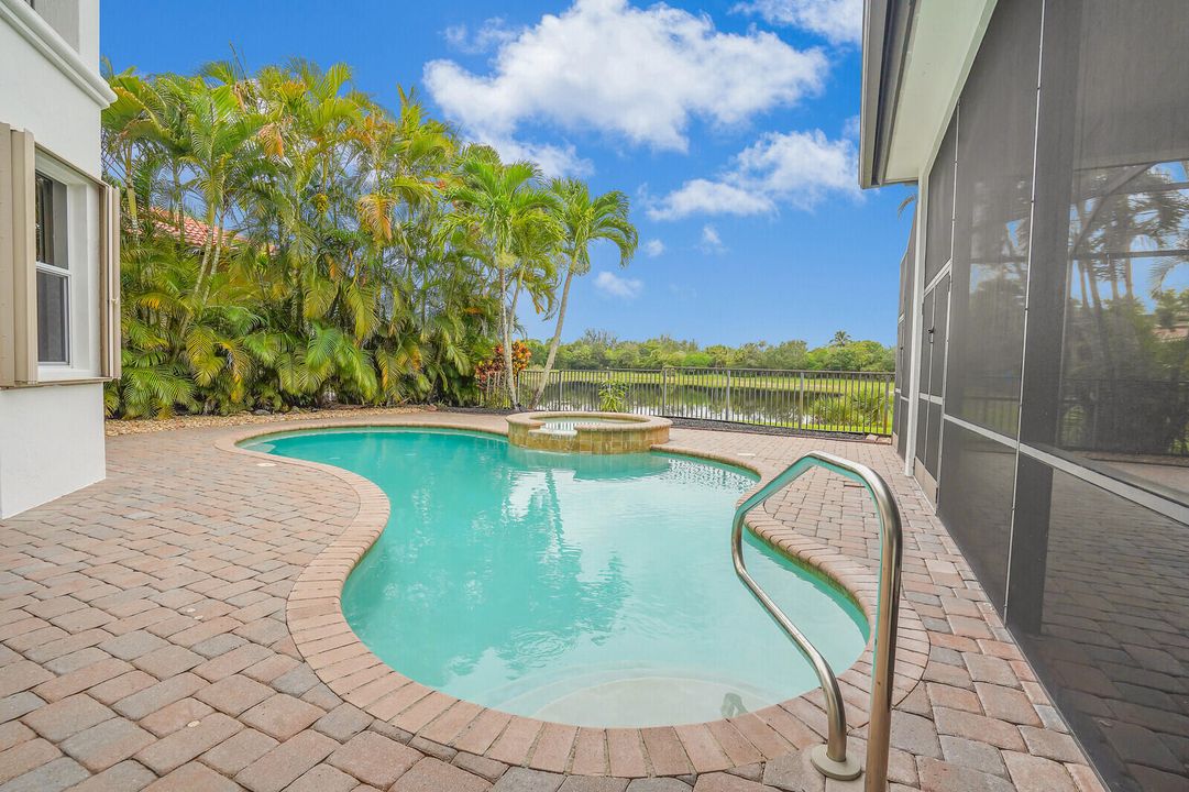 For Sale: $1,275,000 (4 beds, 4 baths, 3732 Square Feet)