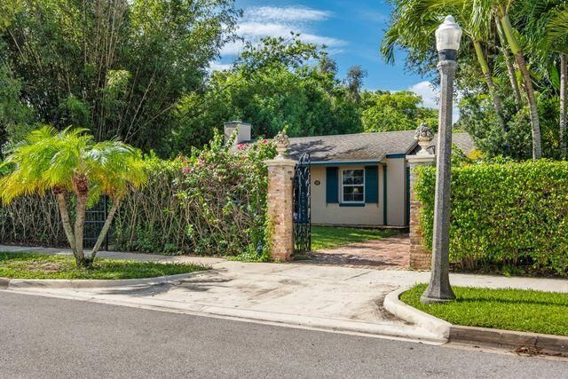 Active With Contract: $2,600,000 (3 beds, 2 baths, 1723 Square Feet)