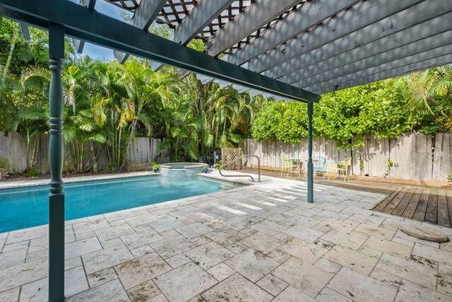 Active With Contract: $2,600,000 (3 beds, 2 baths, 1723 Square Feet)