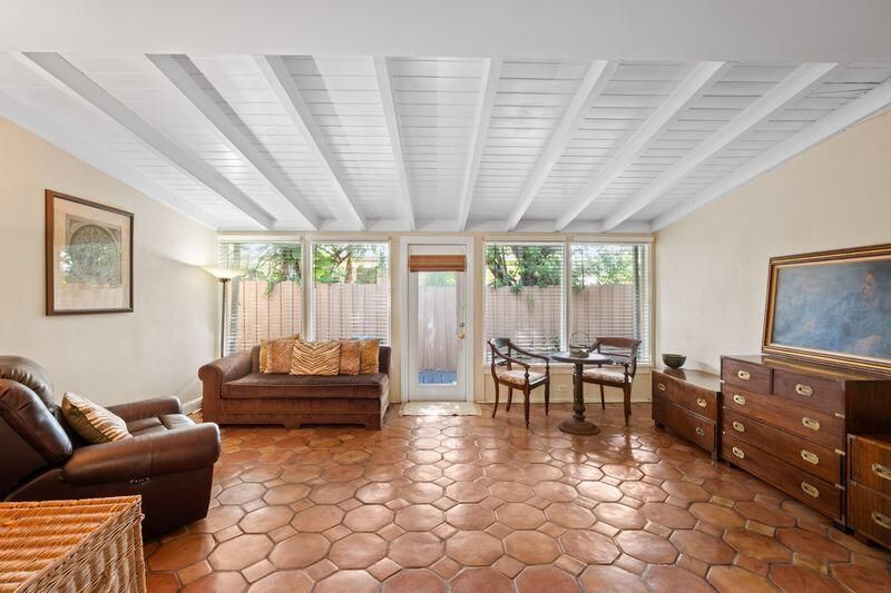 Active With Contract: $2,600,000 (3 beds, 2 baths, 1723 Square Feet)