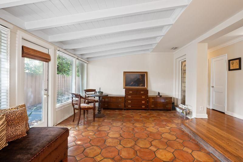 Active With Contract: $2,600,000 (3 beds, 2 baths, 1723 Square Feet)