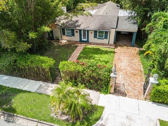 Active With Contract: $2,600,000 (3 beds, 2 baths, 1723 Square Feet)