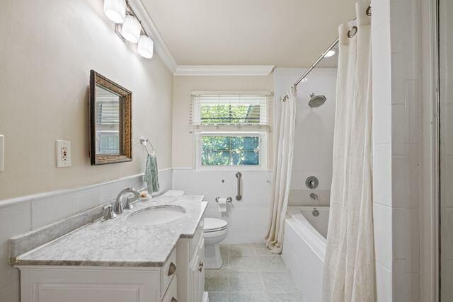 Active With Contract: $2,600,000 (3 beds, 2 baths, 1723 Square Feet)