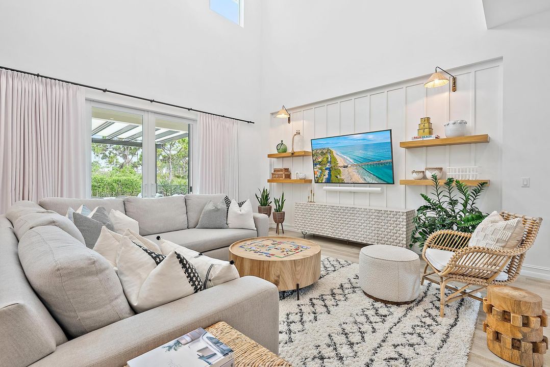 合同活跃: $3,999,990 (5 贝兹, 4 浴室, 4183 平方英尺)