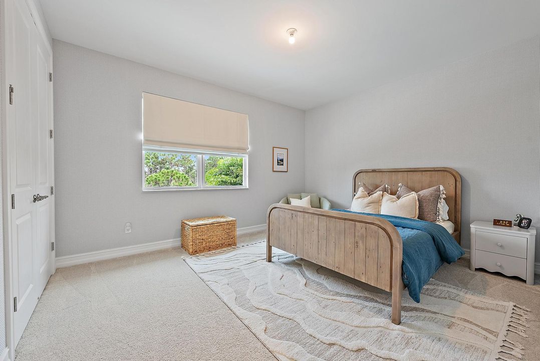 合同活跃: $3,999,990 (5 贝兹, 4 浴室, 4183 平方英尺)