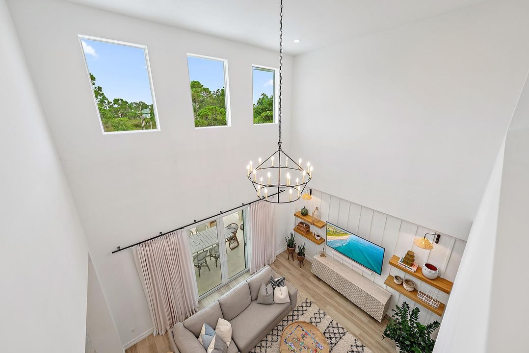 合同活跃: $3,999,990 (5 贝兹, 4 浴室, 4183 平方英尺)