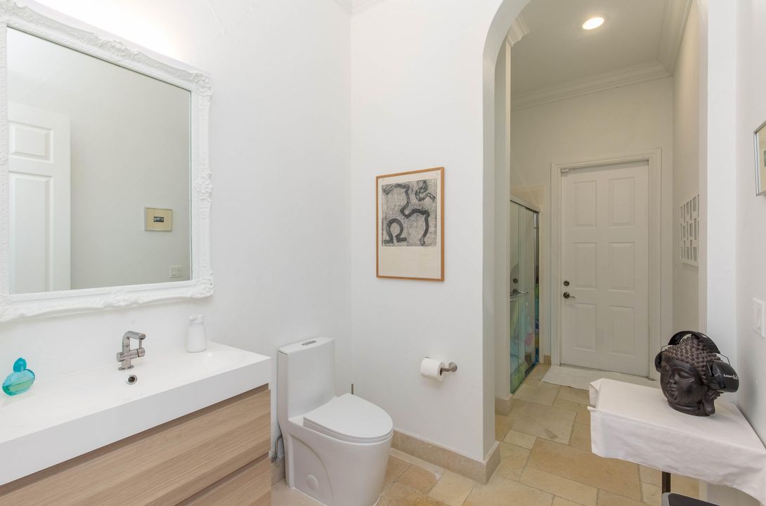 На продажу: $2,095,000 (5 спален, 5 ванн, 4879 Квадратных фут)