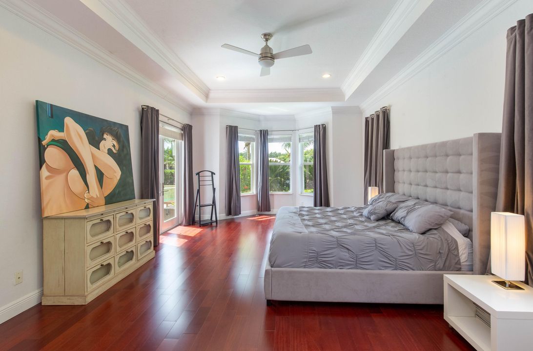 На продажу: $2,095,000 (5 спален, 5 ванн, 4879 Квадратных фут)