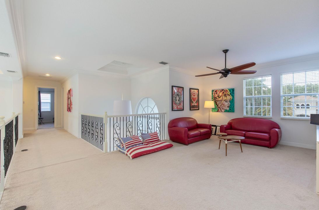 На продажу: $2,095,000 (5 спален, 5 ванн, 4879 Квадратных фут)