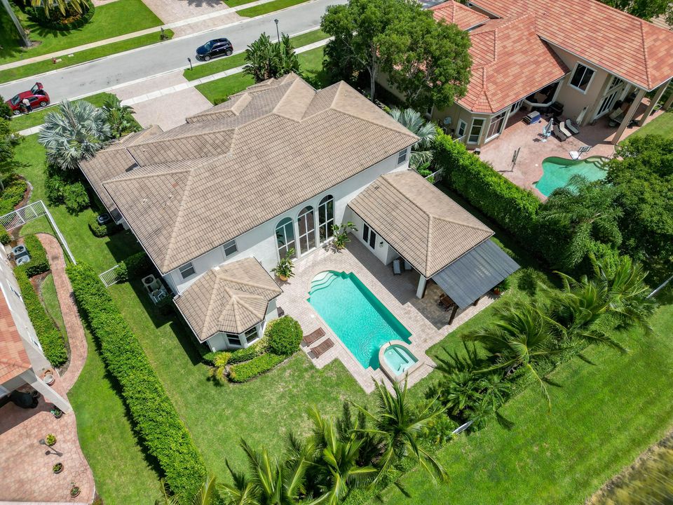 На продажу: $2,095,000 (5 спален, 5 ванн, 4879 Квадратных фут)