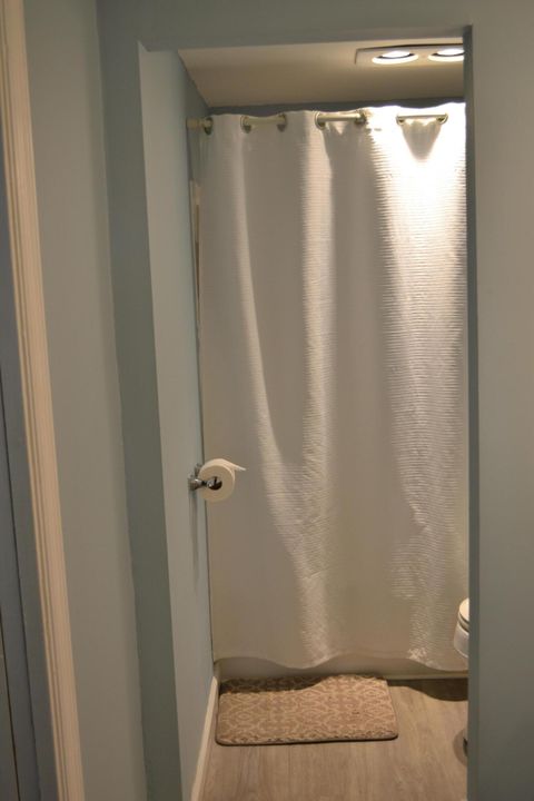 For Sale: $179,000 (2 beds, 2 baths, 875 Square Feet)