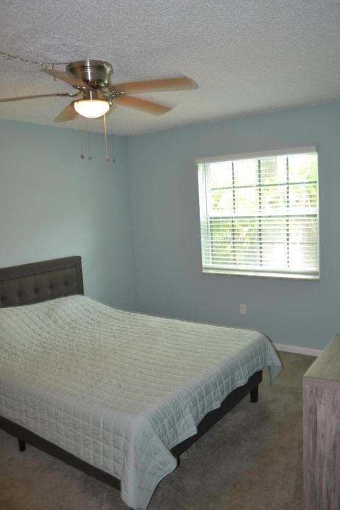 For Sale: $179,000 (2 beds, 2 baths, 875 Square Feet)