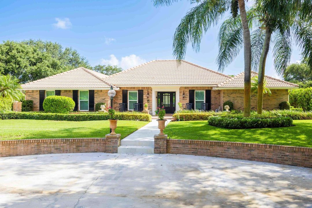 Recently Sold: $1,295,000 (3 beds, 3 baths, 2839 Square Feet)