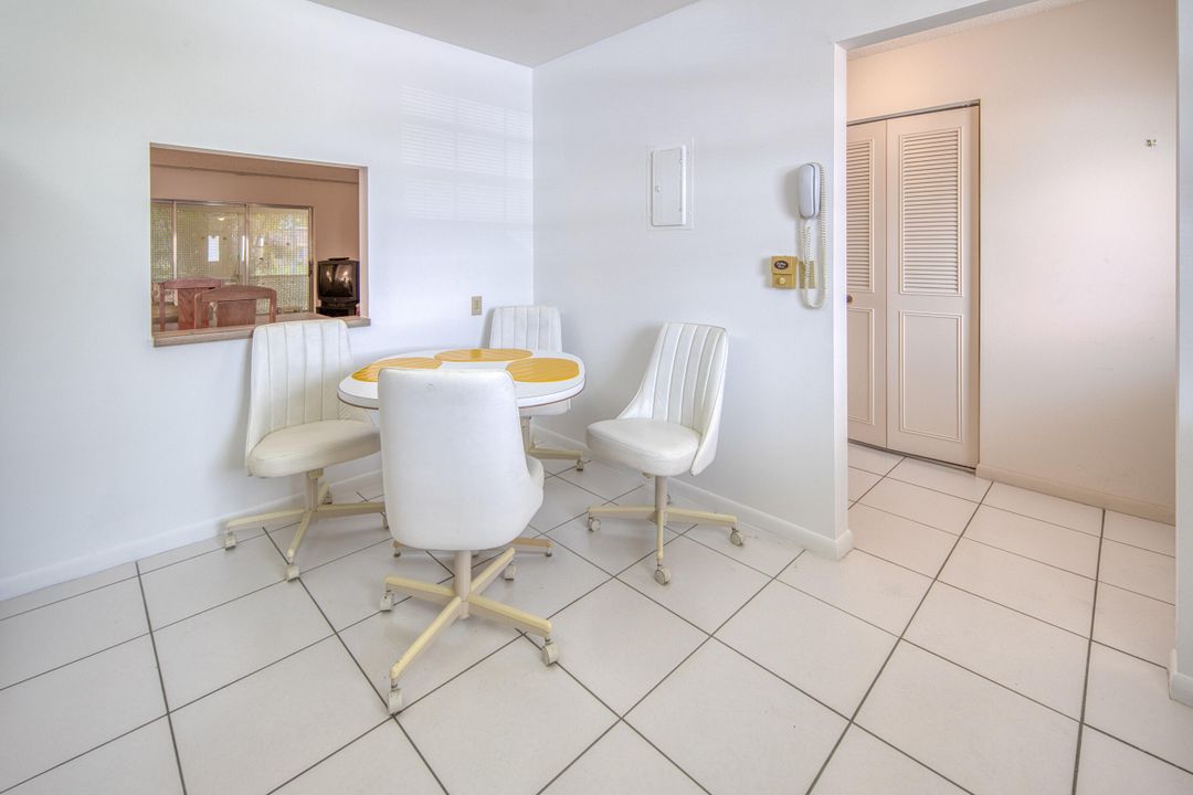 合同活跃: $148,000 (2 贝兹, 2 浴室, 1088 平方英尺)