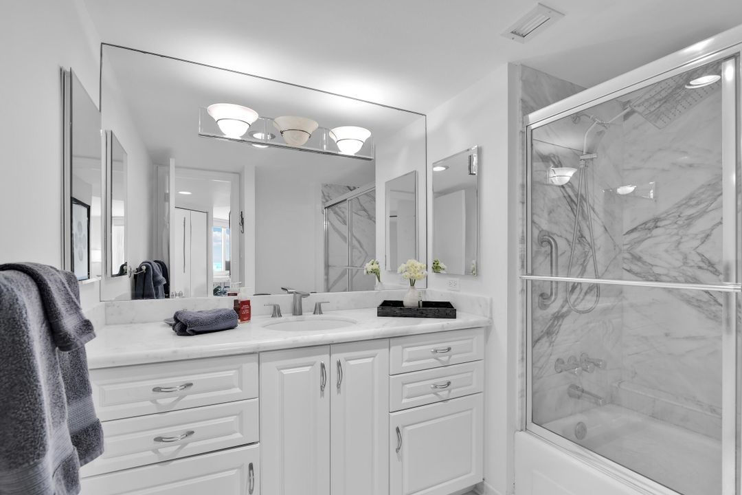 合同活跃: $10,000 (2 贝兹, 2 浴室, 1446 平方英尺)