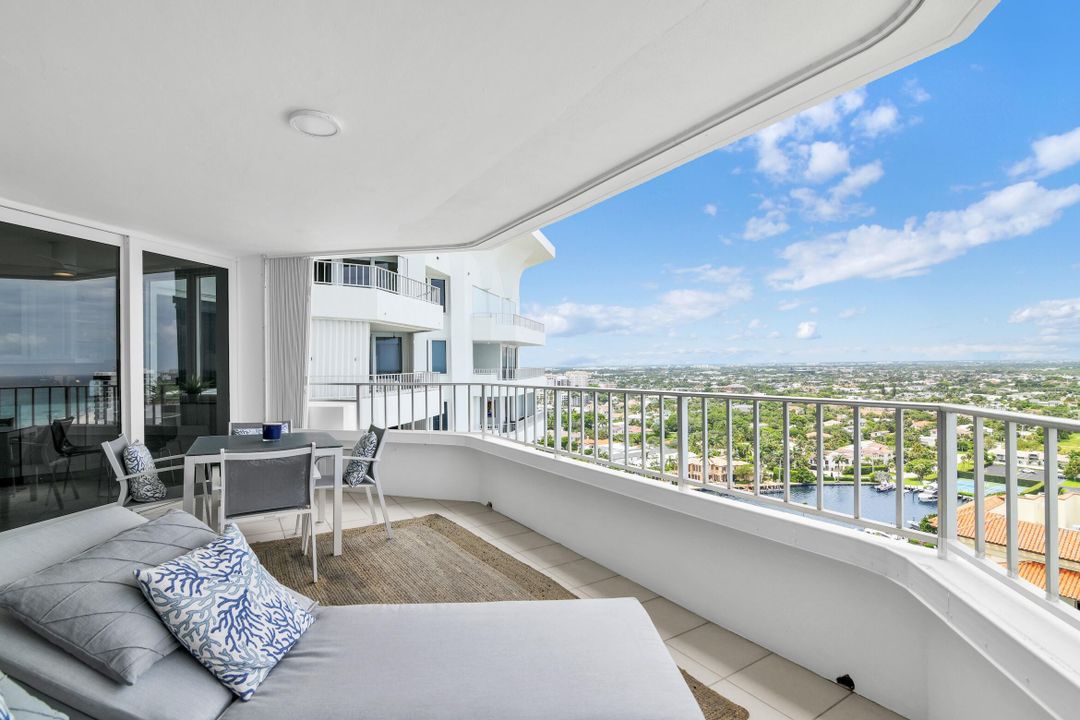 合同活跃: $10,000 (2 贝兹, 2 浴室, 1446 平方英尺)