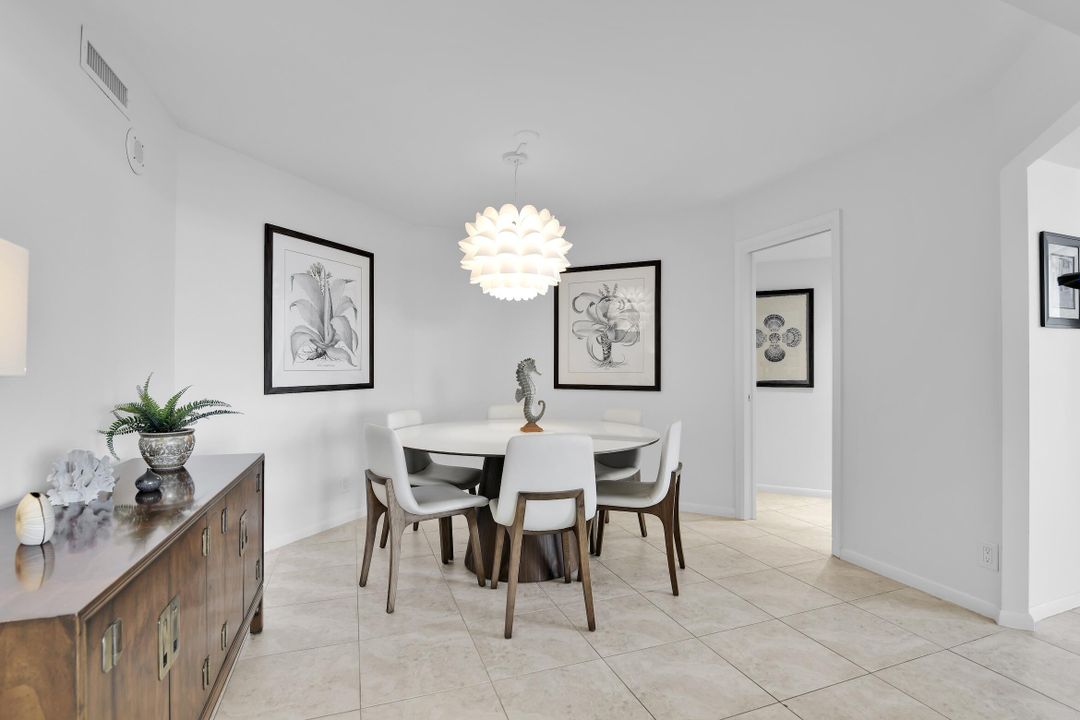 合同活跃: $10,000 (2 贝兹, 2 浴室, 1446 平方英尺)