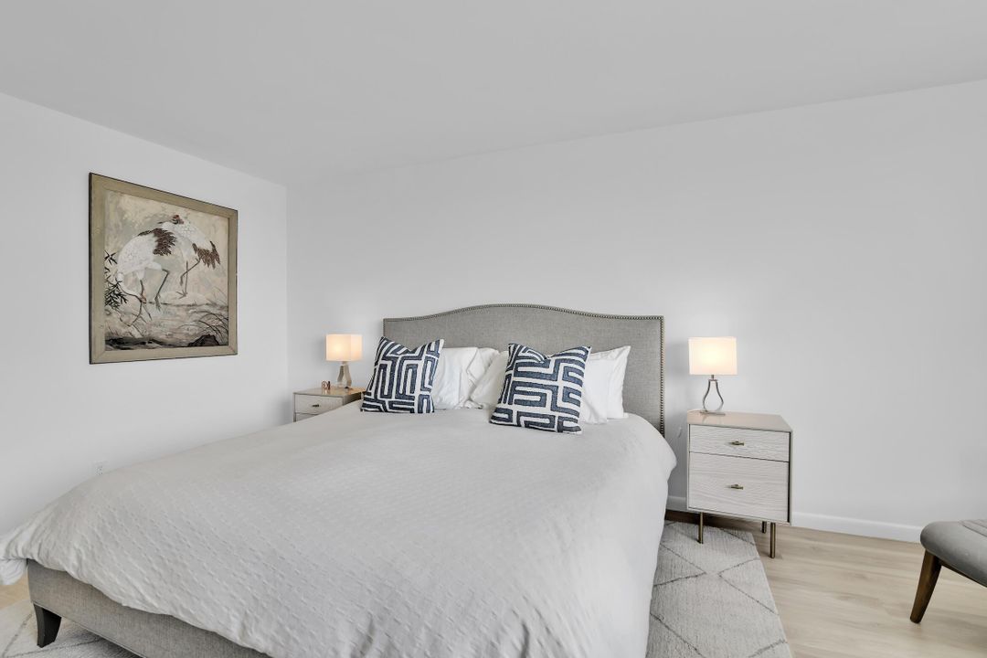 合同活跃: $10,000 (2 贝兹, 2 浴室, 1446 平方英尺)