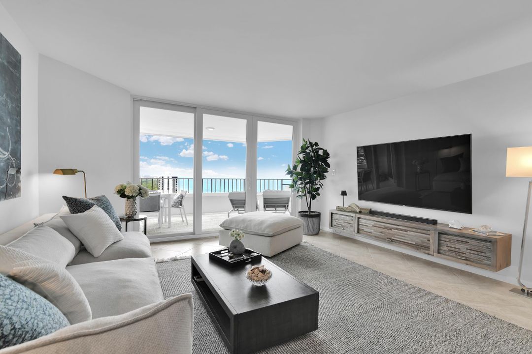 合同活跃: $10,000 (2 贝兹, 2 浴室, 1446 平方英尺)